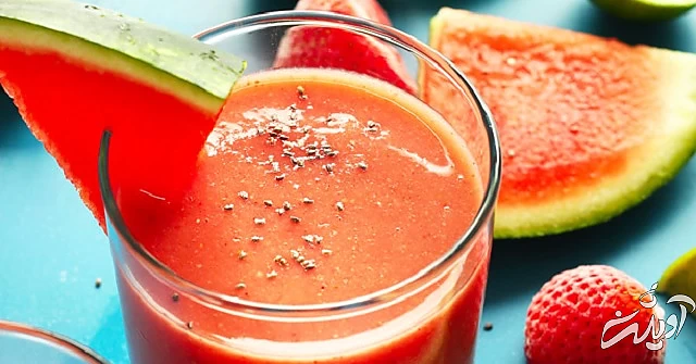 مراحل طرز تهیه اسموتی هندوانه و توت فرنگی با بستنی مراحل طرز تهیه اسموتی هندوانه و توت فرنگی با بستنی